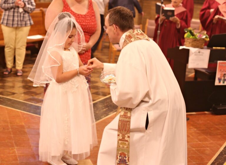 ¿Qué significa recibir la Primera Comunión? Entre Todas